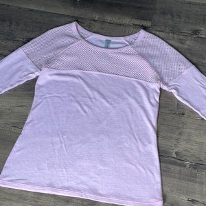 Women’s Lorna Jane long sleeve top.